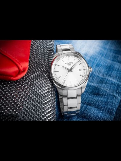 Швейцарские часы Tissot T150.210.11.031.00