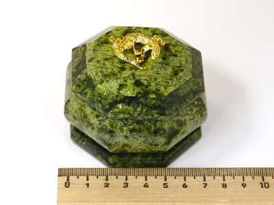 Шкатулка 6-гранная Змеевик, Урал (70*70*60 мм, 325 г) №15117