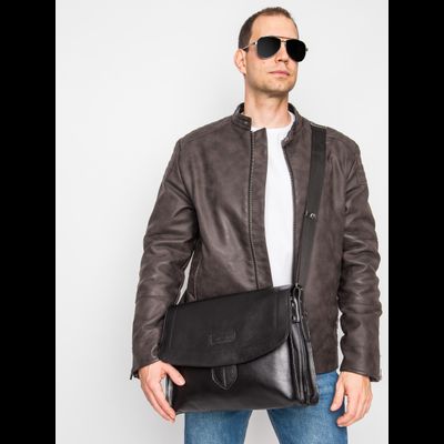 Кожаная сумка через плечо Albano black (арт. 5006-01)