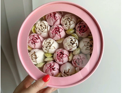 Шляпная коробка с тюльпанами из зефира