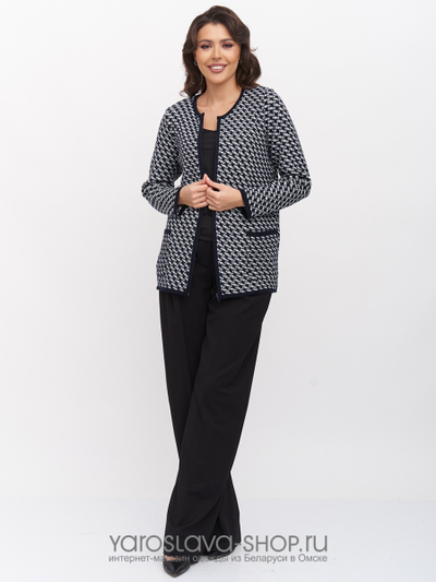 Женский вязаный жакет полуприлегающего силуэта