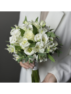 Букет с  розой и альстромерией