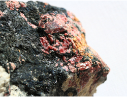 Эвдиалит, Эгирин в породе /Кольский п-ов, Хибины (94*88*65 мм, 599 г) №8413