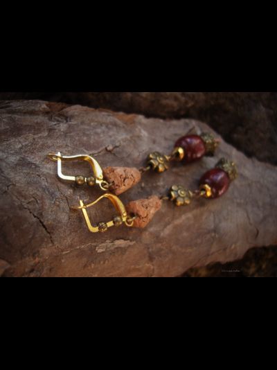 Бохо-серьги "Вино из шиповника" с тигровым глазом и дисками гитарных струн