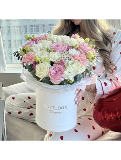 Букет в шляпной коробке микс цветов S+ №5