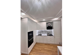 Кухня неоклассика белая