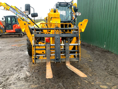 Телескопический погрузчик JCB 540-170, 2023