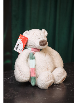 Плюшевый медведь с шарфом