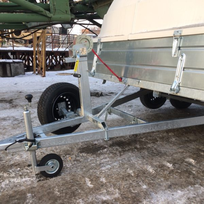 Прицеп ЛАВ-81013A с пластиковой крышкой