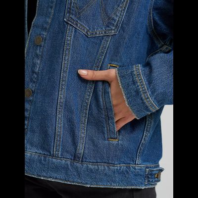 Куртка Wrangler® Women's Girlfriend Denim Jacket