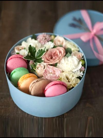Коробка с макаронс "Bonjours"