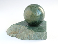 Шар из Жадеита с подставкой (45 мм, 318 г) №4350