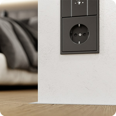 Микроплинтус Русский профиль 18мм 2,4м анод. Серебро матовое