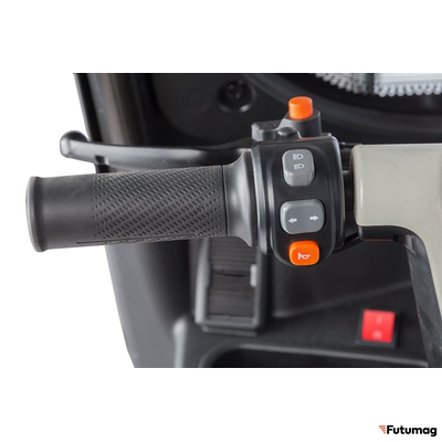 Электротрицикл Rutrike Gelbert Sarin 48V/60V 1000Вт коричнево-белый