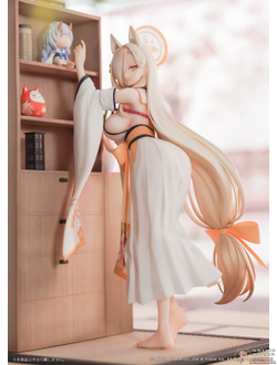 Фигурка 1/7 Куваками Кахо (Kuwakami Kaho Memorial Lobby Ver.)