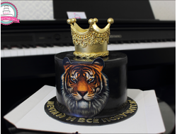 Торт с тигром и короной