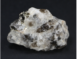 Кварц с флогопитом, Россия, Урал (41*32*17 мм, 23 г) №19432