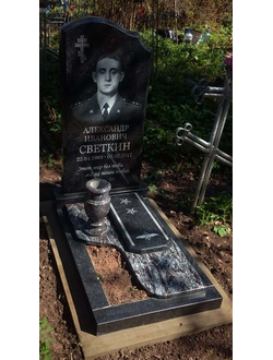 Надгробная плита №7