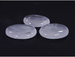 Кварц лунный "Джиразоль", полировка в ассортименте, Мадагаскар (40-47 мм, 28-38 г) №16139