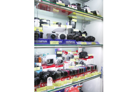 Освещение витрин в Казани. Подсветка торговых витрин. Подсветка витрин светодиодами.