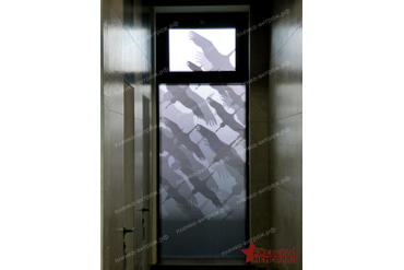 Тонировка пленкой окон в музее с графическим рисунком