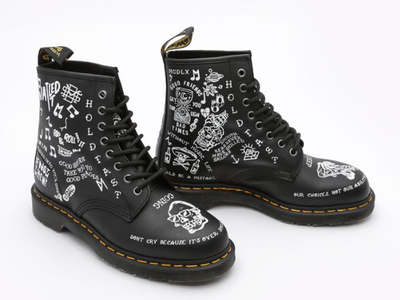 Ботинки Dr. Martens Scribble Backhand