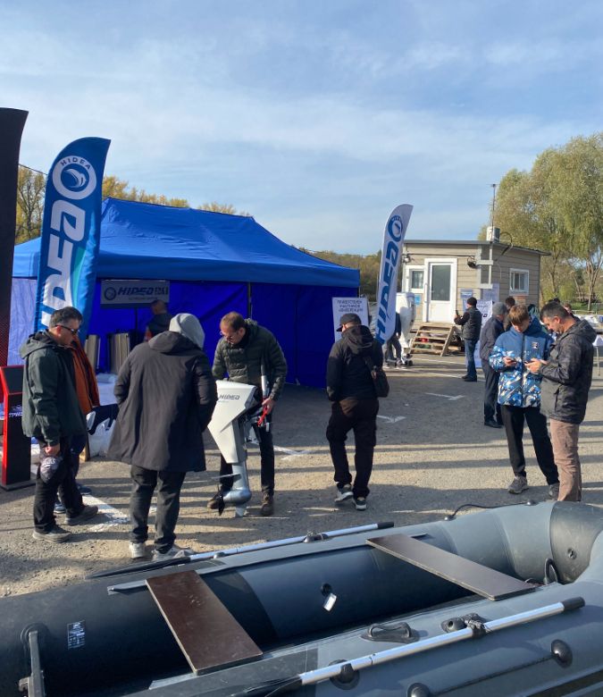 Установка мотора HIDEA BE1.5 электрический на лодку Таймень 3800 Самара