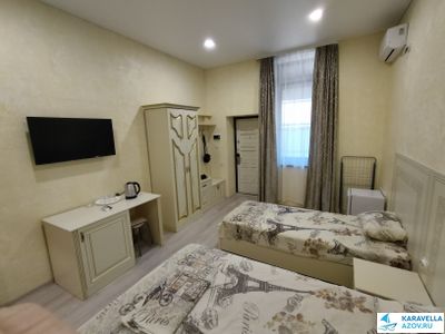 Дом на Курортной  №575  3х местный номер  1 этаж №102  бассейн