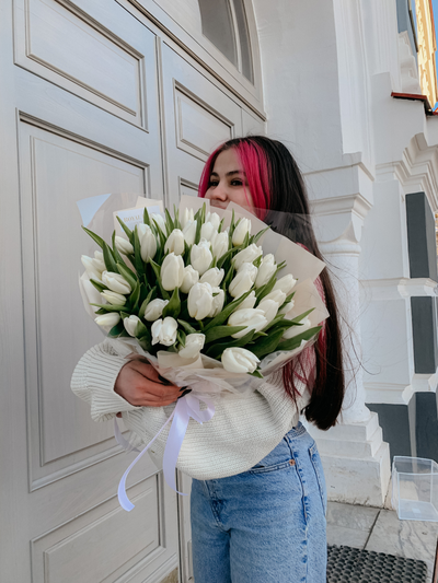 Белые тюльпаны Moon light 35 шт