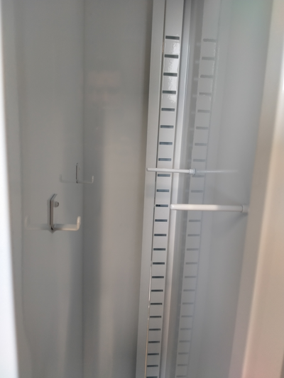 Шкаф для хозинвентаря