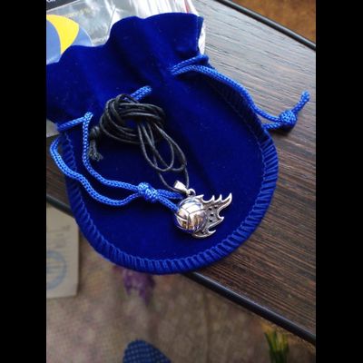 Кулон "Летящий мяч"