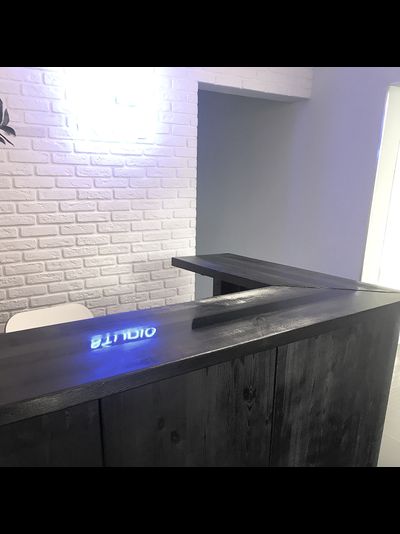 стол-река, барная стойка, ресепшн, мебель для барбершопа, мебель для парикмахерской, мебель в салон