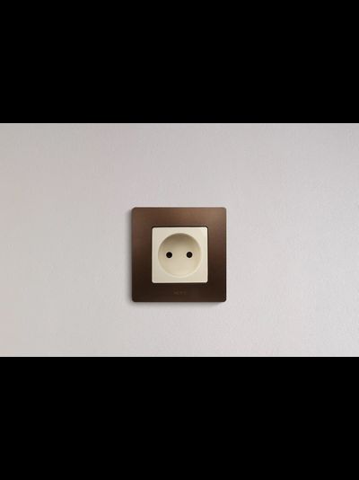 Розетки и выключатели Legrand ETIKA