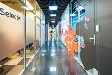 Пленка на стекло. Дизайн офисов. Перегородки из стекла