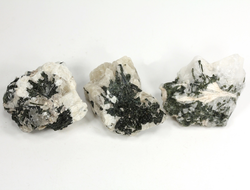 Турмалин зеленый на кварце, в ассортименте, Бразилия (40*42*25 мм, 35 г) №36198