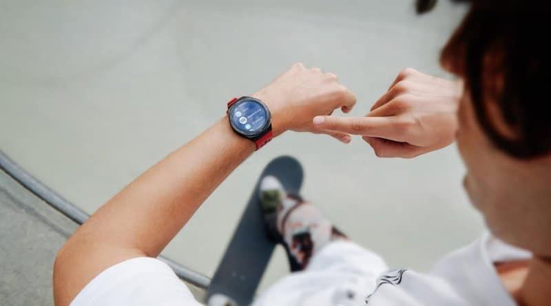 Huawei Watch GT 2e отличаются спортивным дизайном и мониторингом кислорода в крови