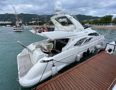 Яхта "Кобра" / Azimut 62