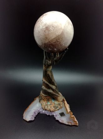 Скульптура &quot;Шар будущего&quot;