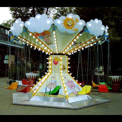 Цепочная карусель «ВЕТЕРОК-4»  с иллюминацией