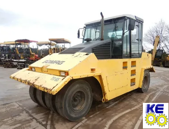 Стекло за дверью левое закаленное BOMAG BW 24 R