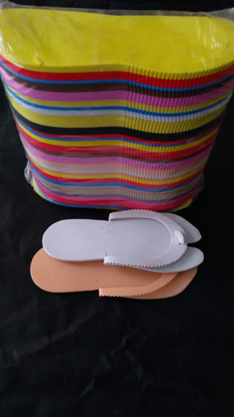 ერთჯერადი პედიკურის ჩუსტები  და თითების გამყოფი ღრუბელი პედიკურისთვის 50 წყვილი