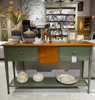 Консоль с 3 ящиками, цвет благородная ель и груша.