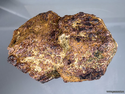 Альмандин (разн. гранат). Россия. 90*65*50мм