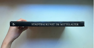 Stadtbaukunst im Mittelalter / Городское зодчество в средние века