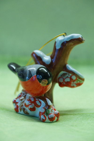 Снегирь на ветке - птицы России