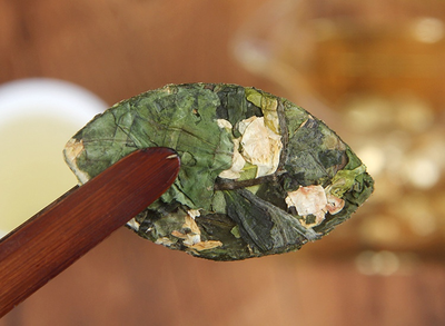 Лот 879, Белый чай с жасмином, Белый чай, весовой, листики, 100 грамм