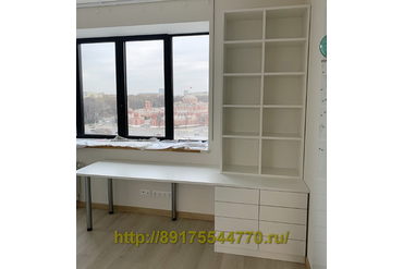 006 Стол с полкой.
ЛДСП Egger W1100 Белый Альпийский, ST9.
Сделано по индивидуальным размерам с учетом всех пожеланий заказчика
