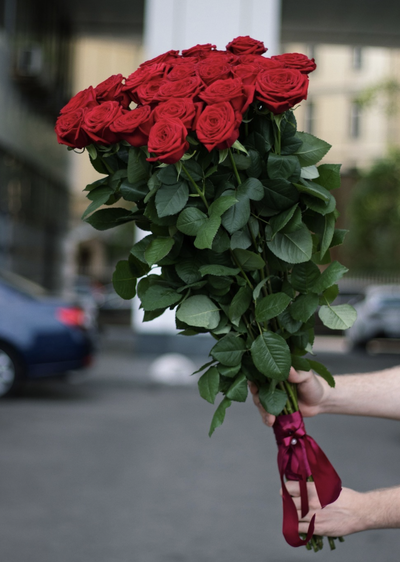 Букет "Красивый комплимент" из 25 голландских роз