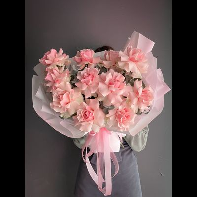 Букет 11 ажурных розовых роз