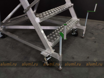 Стремянка передвижная алюминиевая Н-1.4А